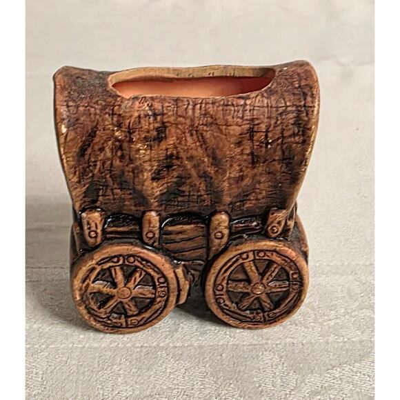 Vintage Ceramic Wagon Shaped Toothpick Holder 2 1/4" x 2 1/4" - Picture 2 of 6